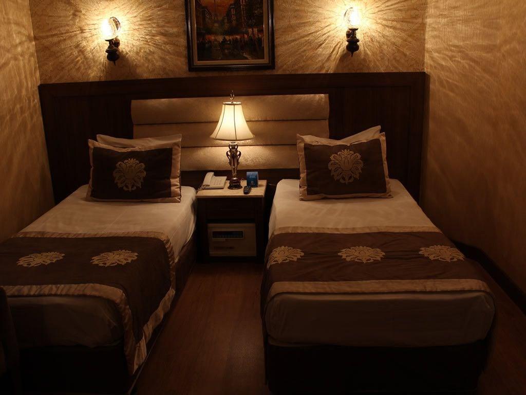 แกรนด์ ฮิลลาเรี่ยม โฮเต็ล Hotel อิสตันบูล ภายนอก รูปภาพ