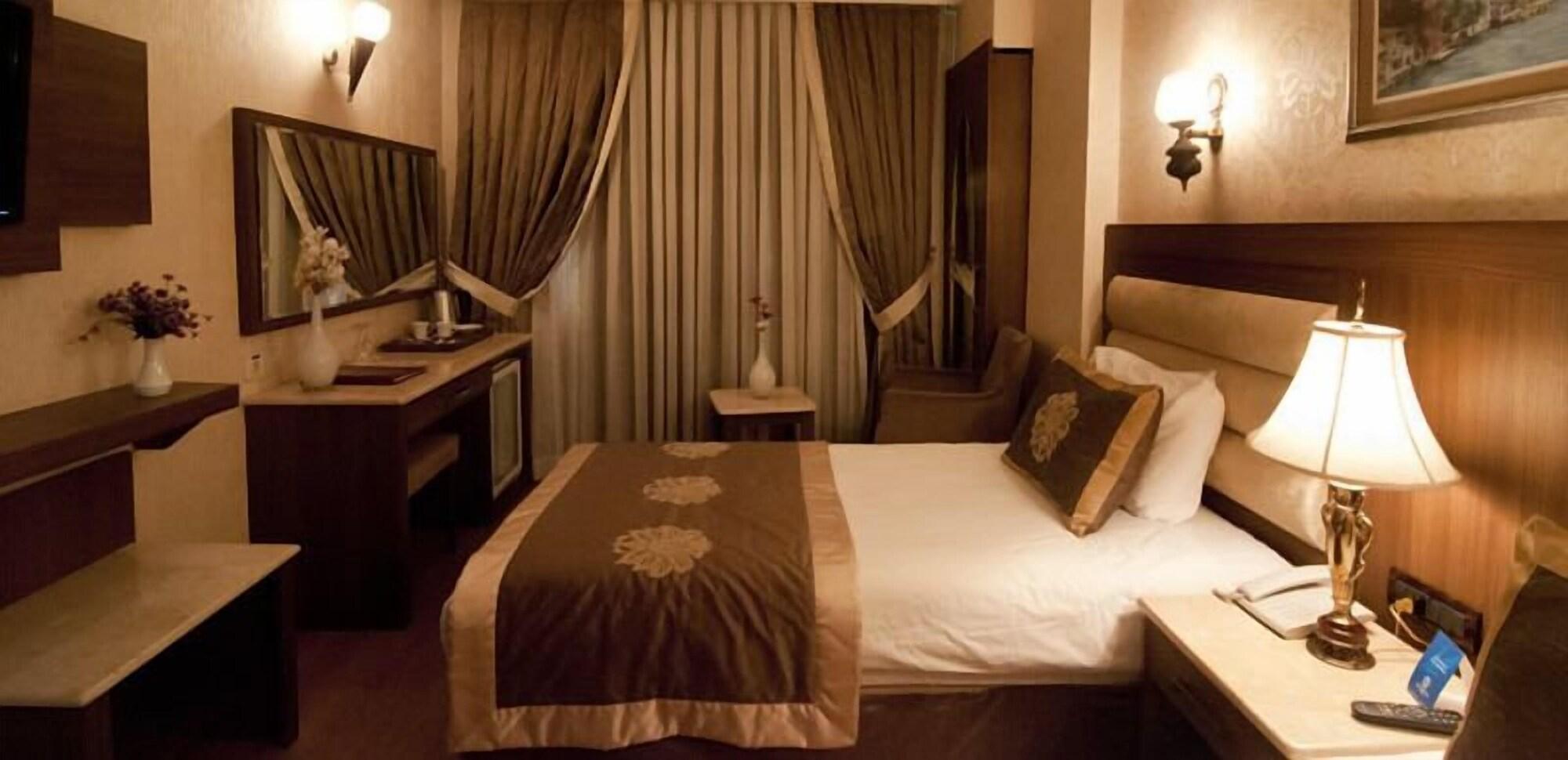 แกรนด์ ฮิลลาเรี่ยม โฮเต็ล Hotel อิสตันบูล ภายนอก รูปภาพ
