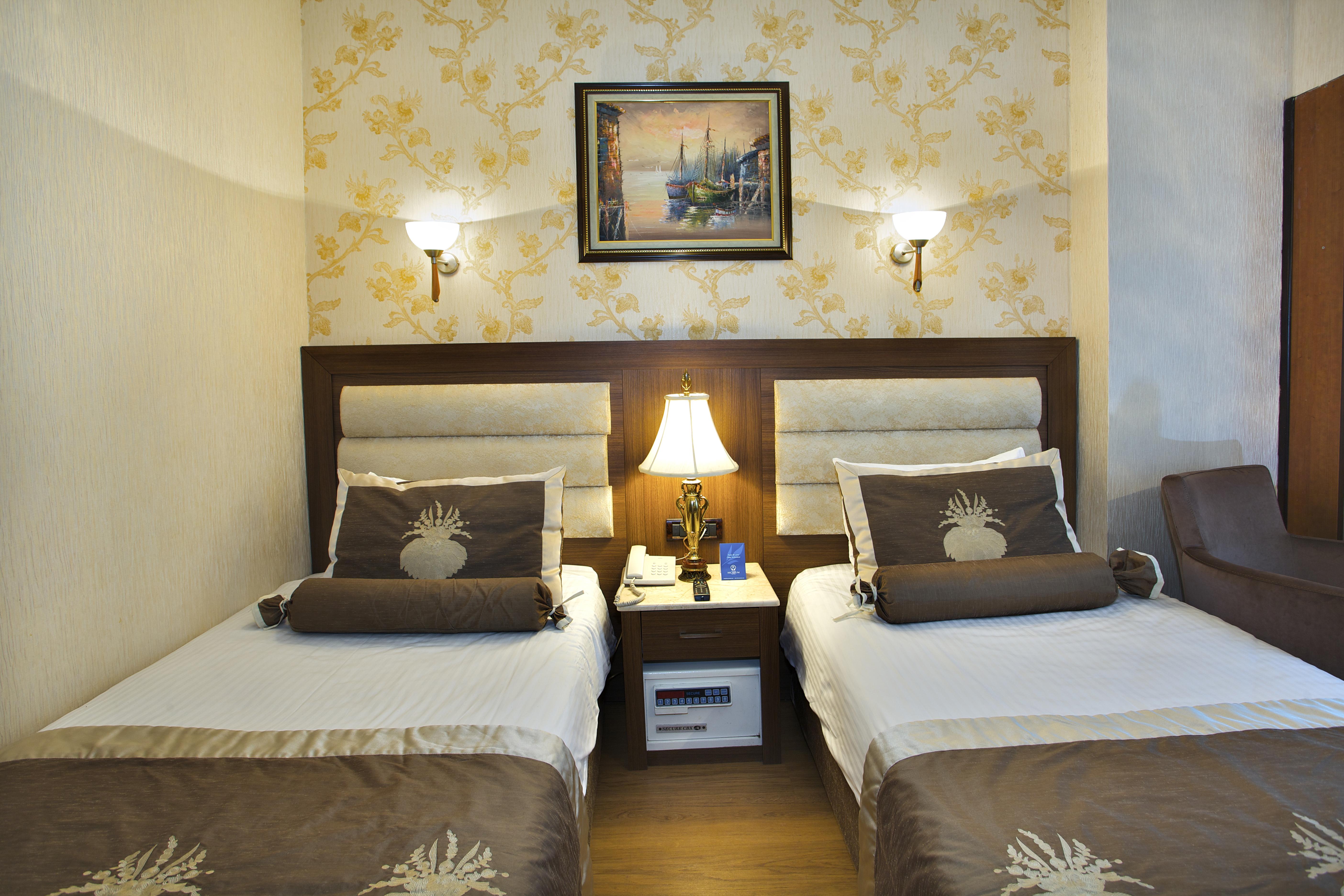 แกรนด์ ฮิลลาเรี่ยม โฮเต็ล Hotel อิสตันบูล ภายนอก รูปภาพ