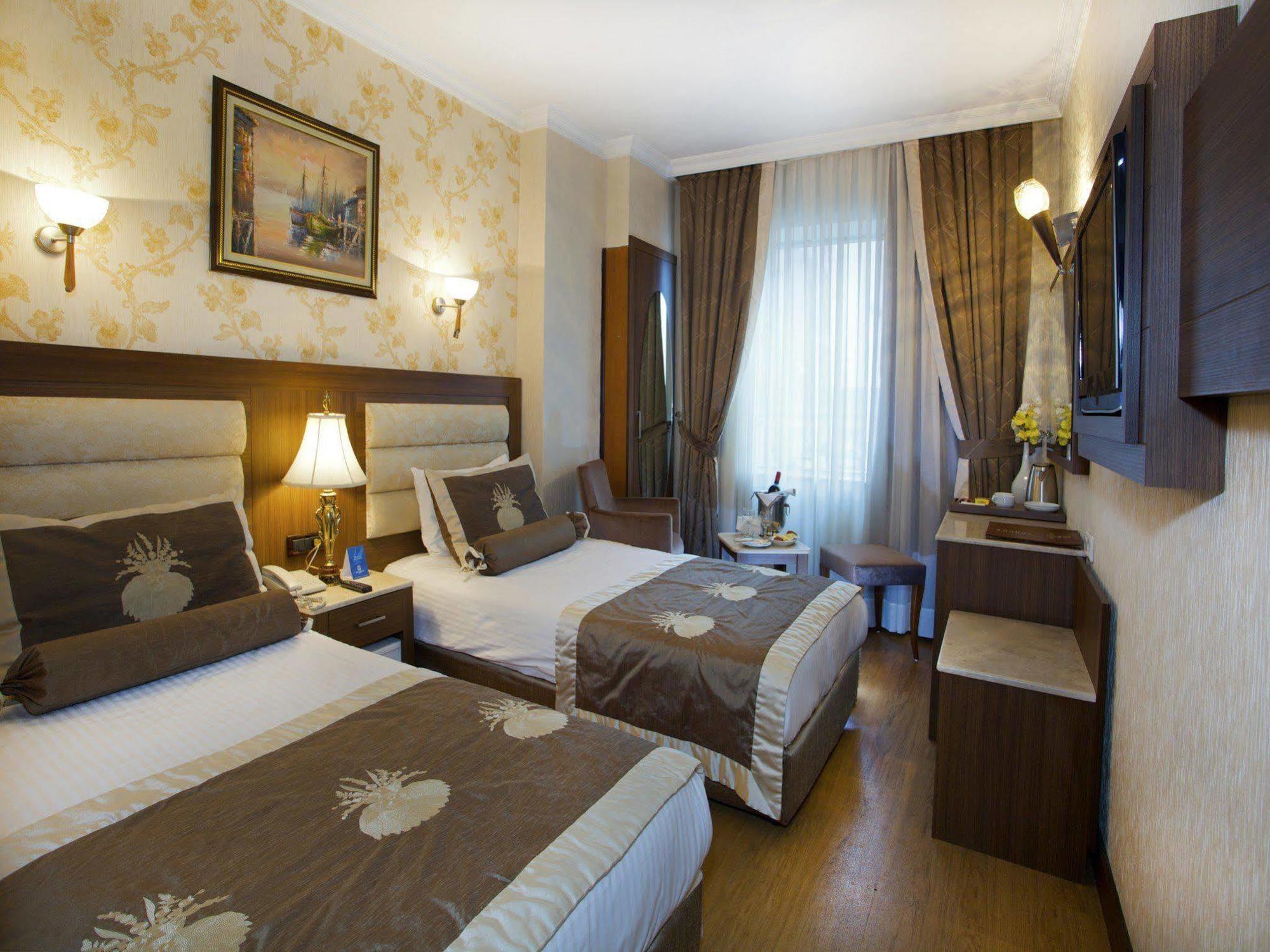 แกรนด์ ฮิลลาเรี่ยม โฮเต็ล Hotel อิสตันบูล ภายนอก รูปภาพ