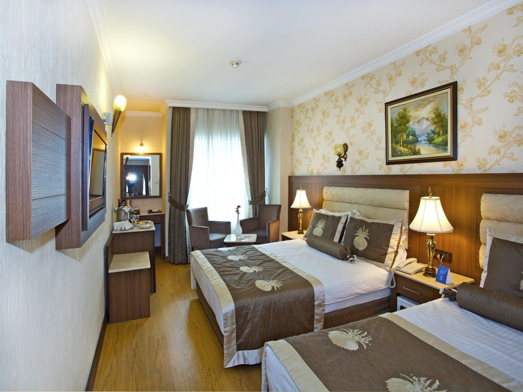 แกรนด์ ฮิลลาเรี่ยม โฮเต็ล Hotel อิสตันบูล ภายนอก รูปภาพ